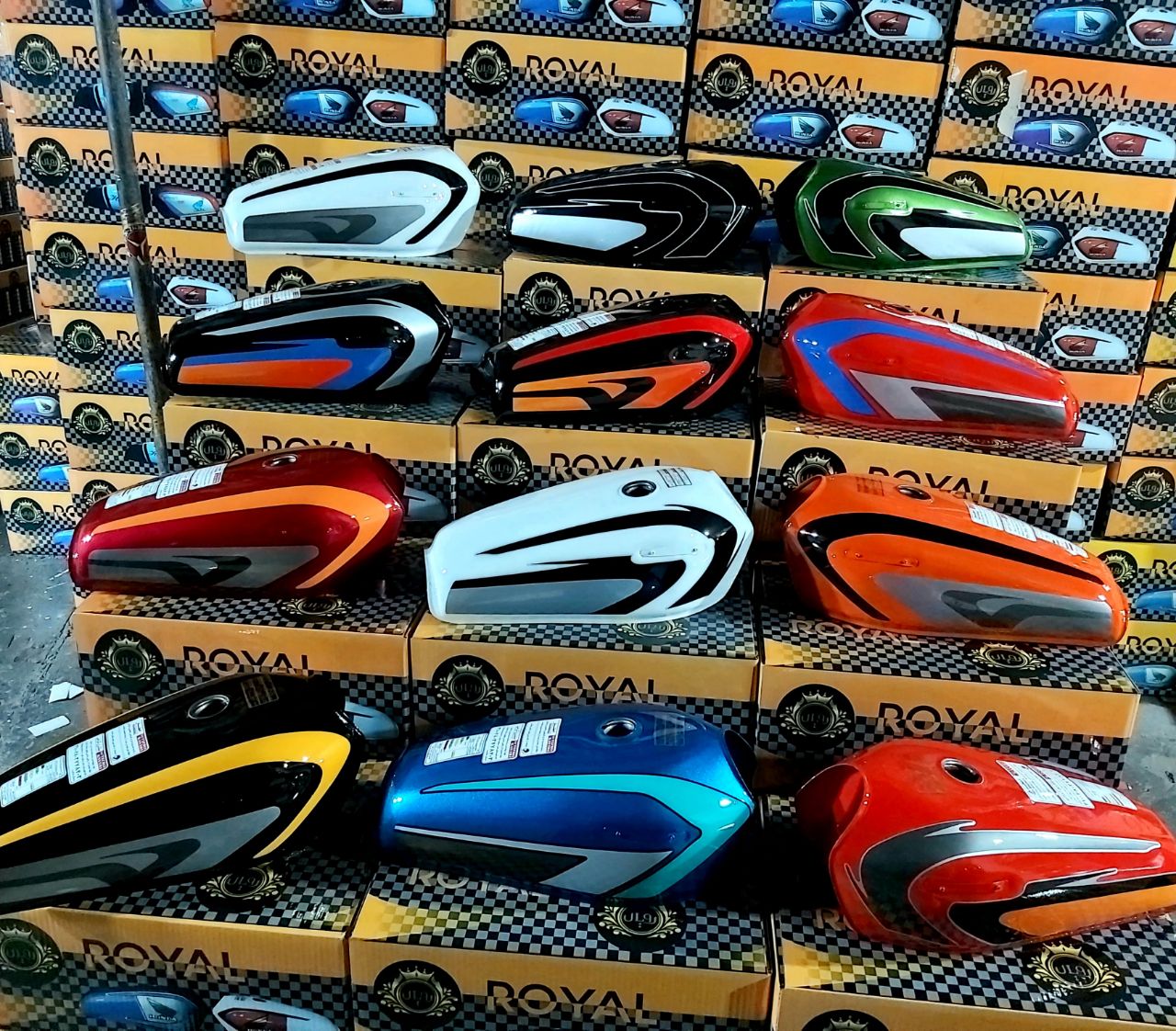 باک موتور سیکلت  هوندا به همراه قاب بغل نشکن و یک سال ضمانت-